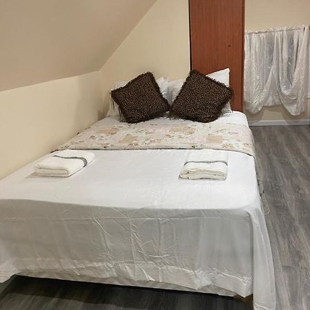 نيو يورك A Comfortable Room المظهر الخارجي الصورة