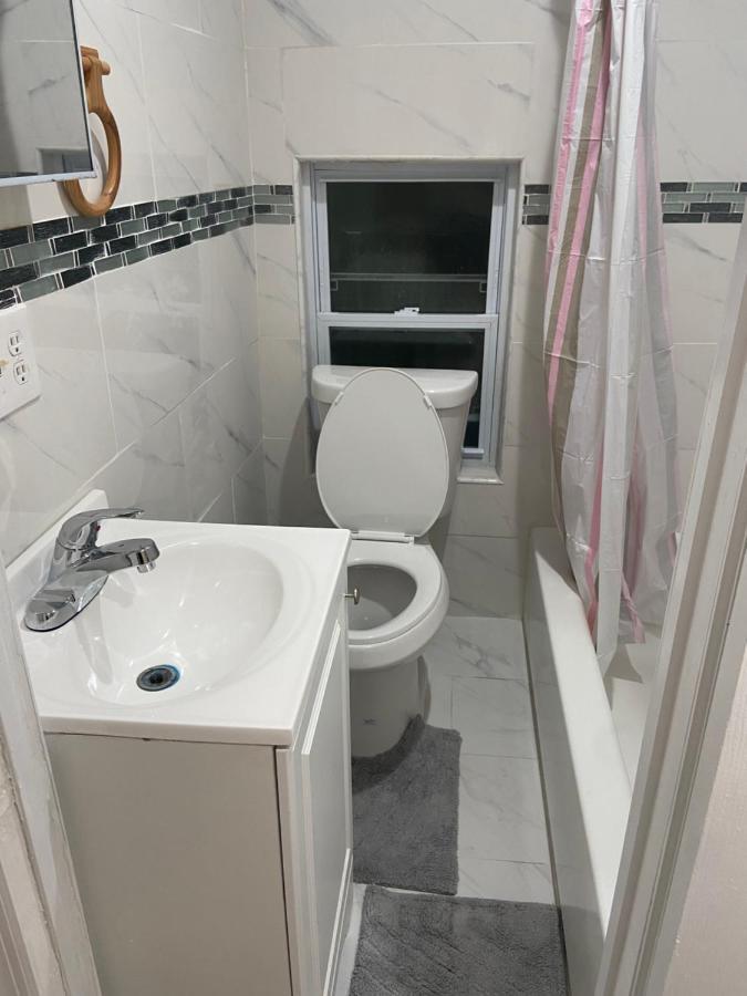نيو يورك A Comfortable Room المظهر الخارجي الصورة